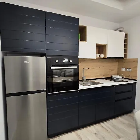 Appartamento Tirent Apartments-one Bedroom Porcelan