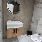 Daire Tirent Apartments-one Bedroom Porcelan *